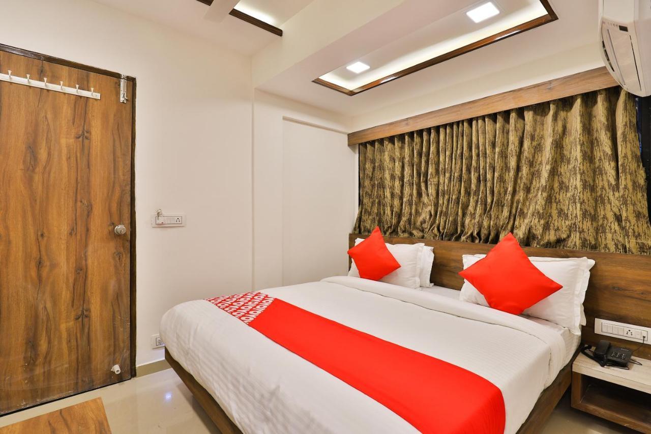 Oyo 24950 Hotel Shree Balaji Residency Ахмедабад Экстерьер фото